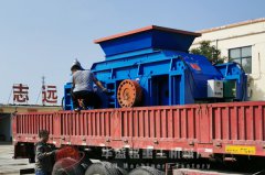 兩臺1510大型液壓對輥破碎機一起發往安徽宣城